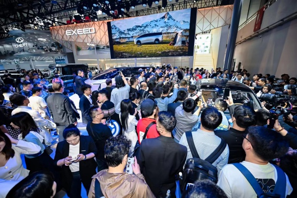 2024北京车展进行中，拍车模更好看的四个点，赶紧收藏！